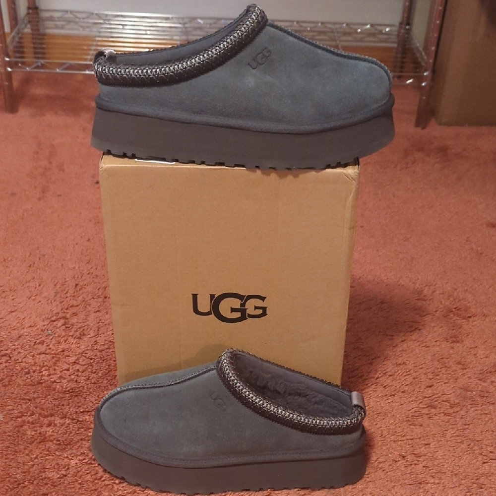 UGG Platform Taz Obsidian